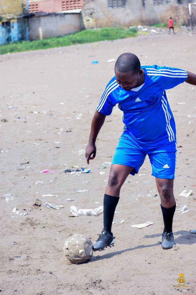 Tshiband_henri's tweet photo. ÉCHANGE des VŒUX ET LA RENTRÉE POLITIQUE DU CAUCUS UNC Gd-KATANGA; le match amical de football, opposant l'équipe du Caucus UNC/Gd-KATANGA et celle de la Nouvelle Génération de MALWEKa https://t.co/gWPKIeCBKr