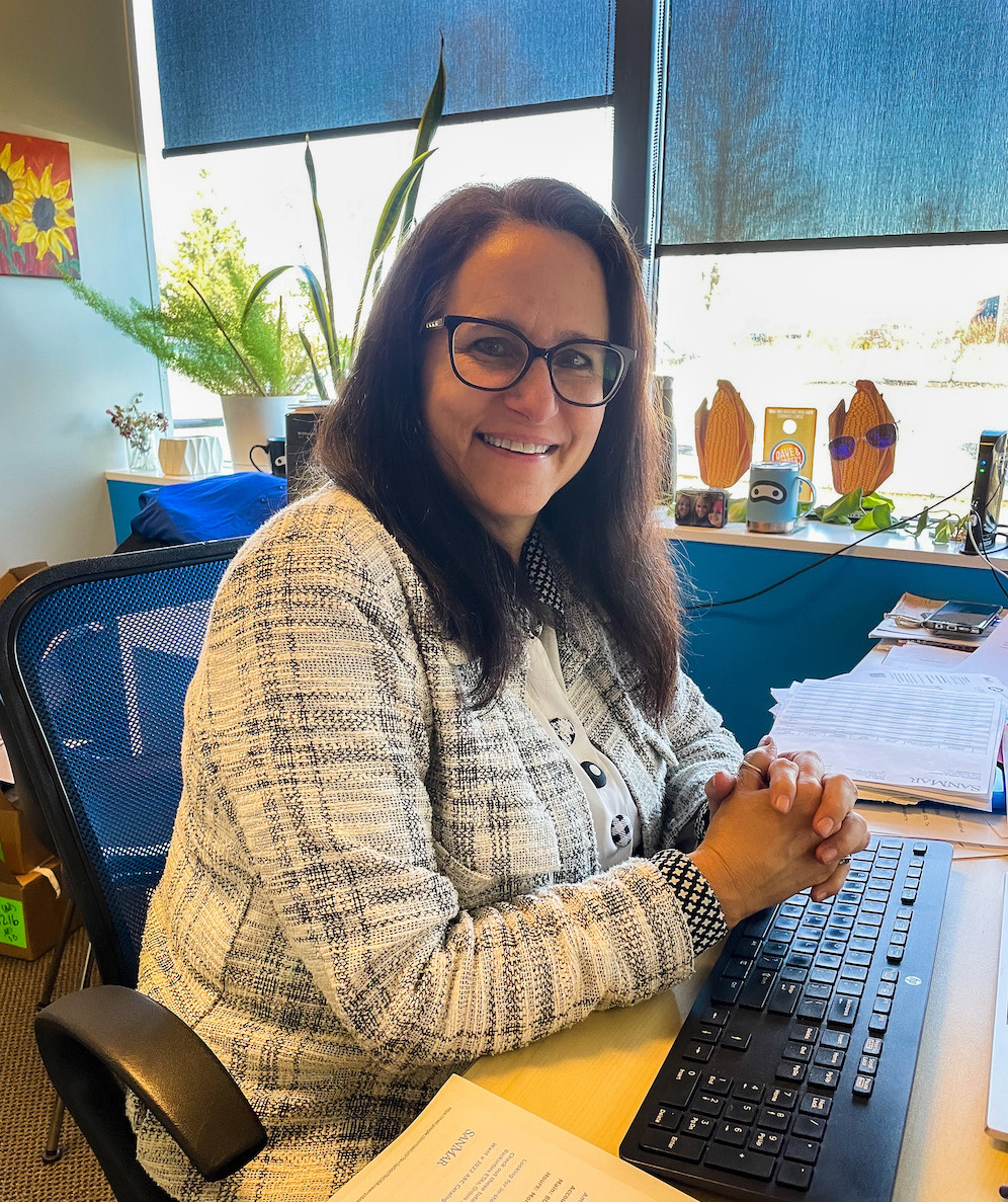 ScreenBroidery's tweet photo. We’d like to give a shout out our awesome Business Manager, Deb (aka, the Cornhole Queen 👑)! For over 6 years, she has maintained all of our checks and balances, assisted customers with invoices and payments, and onboarded our new hires. 

Thank you Deb, for all you do! 🙌 https://t.co/C63IAa5zdA