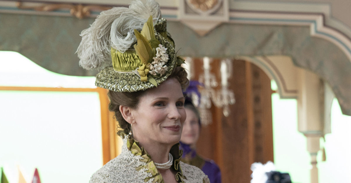 theatermania's tweet photo. INTERVIEW: Between #TheGildedAgeHBO @accidentalwolf &amp; the new opera THE HOURS, it's a golden age for Tony winner @kelliohara → https://t.co/fj8pwNAAFj https://t.co/BgC9KAS5CX