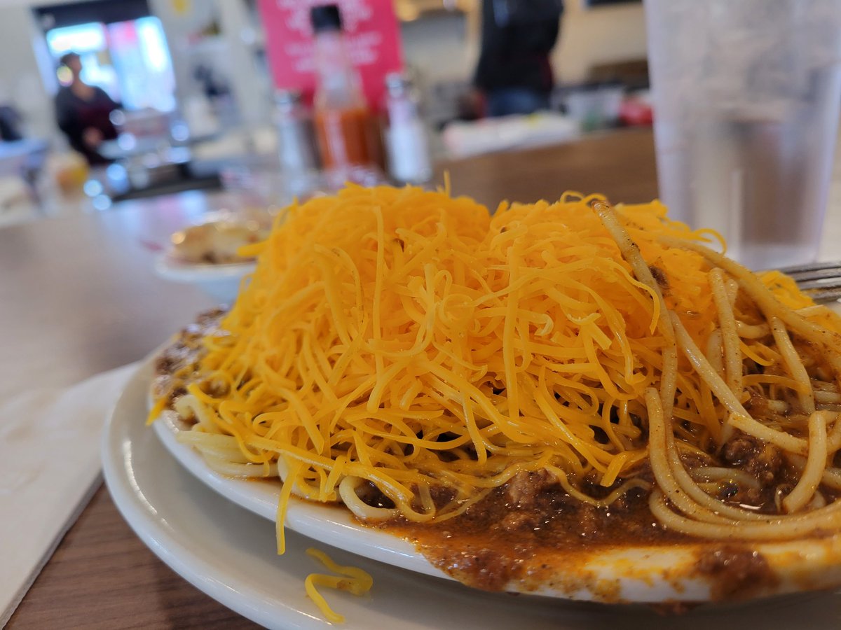 markdmotz's tweet image. My favorite part of any @Bengals  win; @goldstarchili #WhoDey ways. Of course, Paul Brown - Mr. Act Like You've Been There - might be disappointed in my taking a couple bites before snapping the pic. #CouldntWait