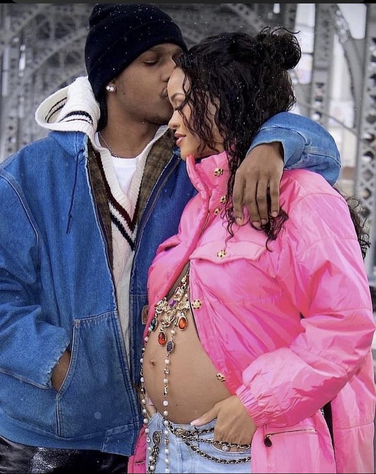 Sombre_____'s tweet photo. #rihannapregnant 
#asaprocky 
@rihanna https://t.co/eRppx7ZnIf