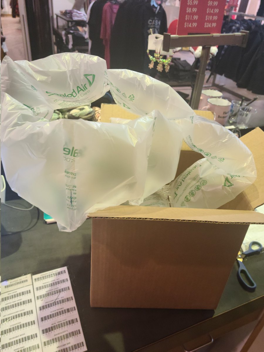 FaustMcLeans's tweet photo. @Staples is this really necessary? The amount of waste that you put in this box just for a bottle of draino? Absolutely unreal, I'm so disappointed in you guys. https://t.co/vB5IohNSwF