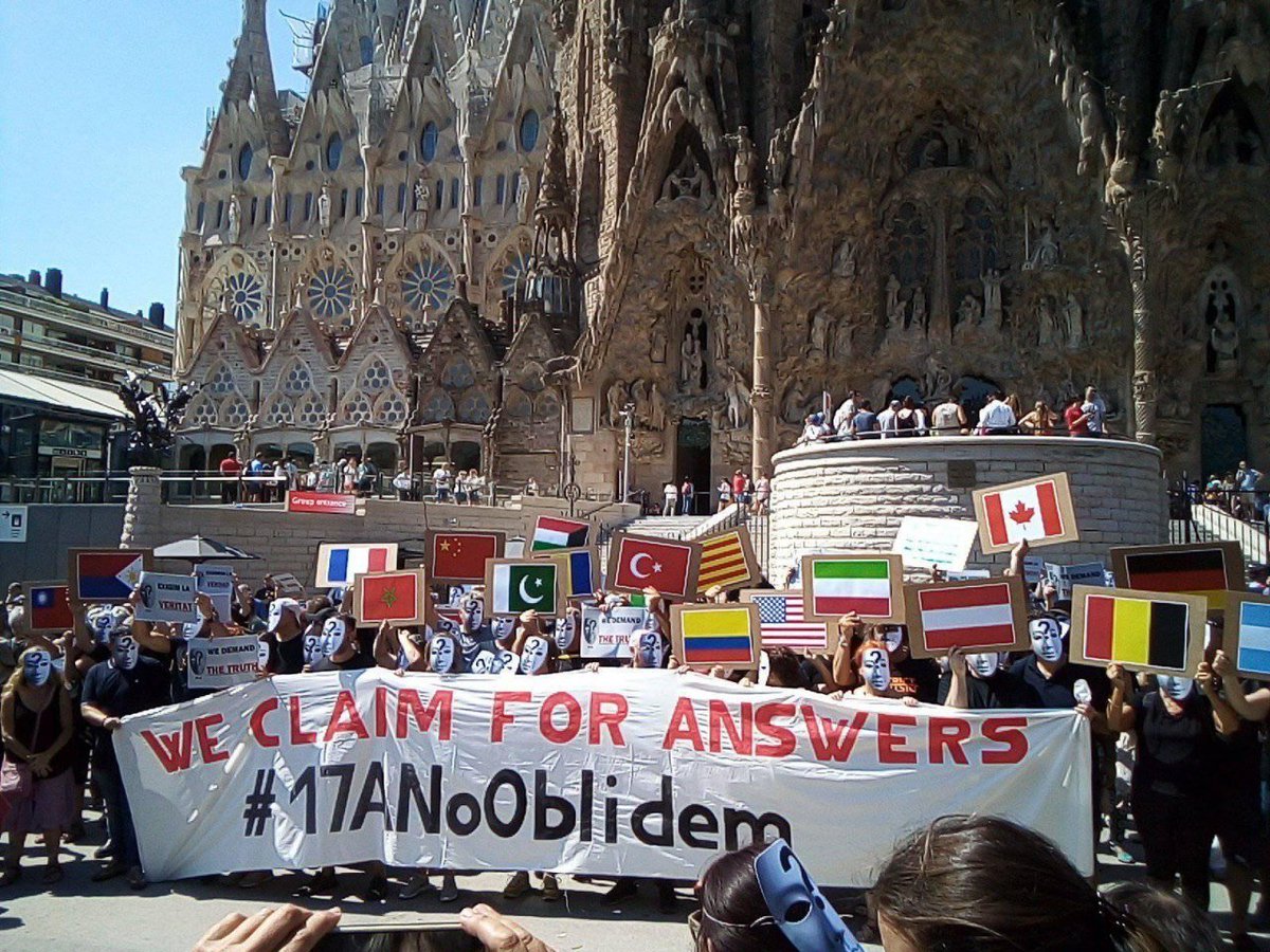 #AltTer proposa una concentració aquest #5F per exigir que se'ns expliqui què s'amaga darrere del 17A i el paper del CNI.

            📍Plà de l'Os (Les Rambles/Boqueria)
            🕛 12h00
            📆 5 FEBRER 2022
            
PROU MENTIDES, #VolemLaVeritat