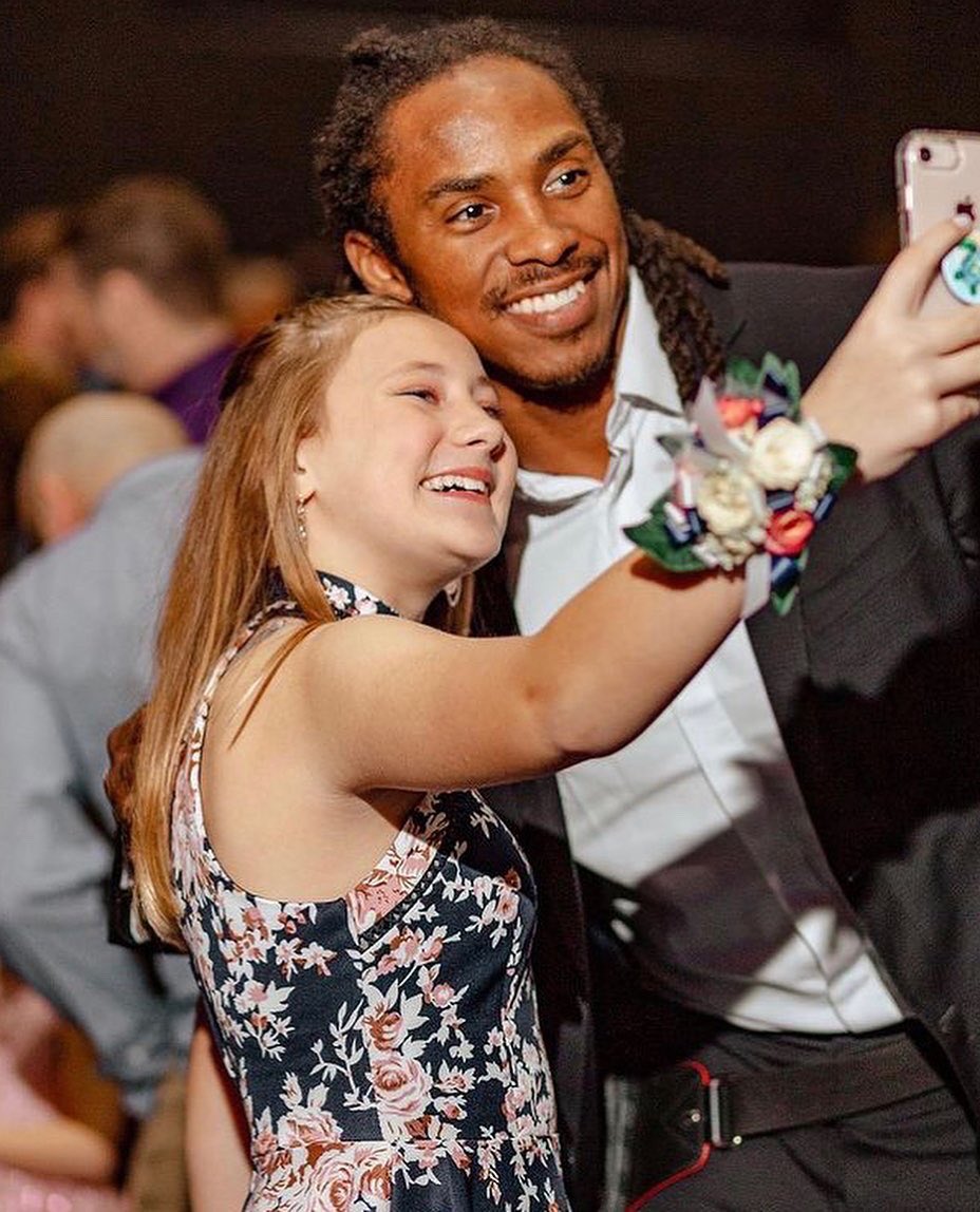 After the tragic loss of her father last year, my daughter Audrey was given a gift. She was beyond blessed to be escorted to her daddy/daughter dance by her favorite guy, Eagles FS Ant Harris. @HOOSDatDude Turning ripples into waves and changing lives. Full story coming soon!