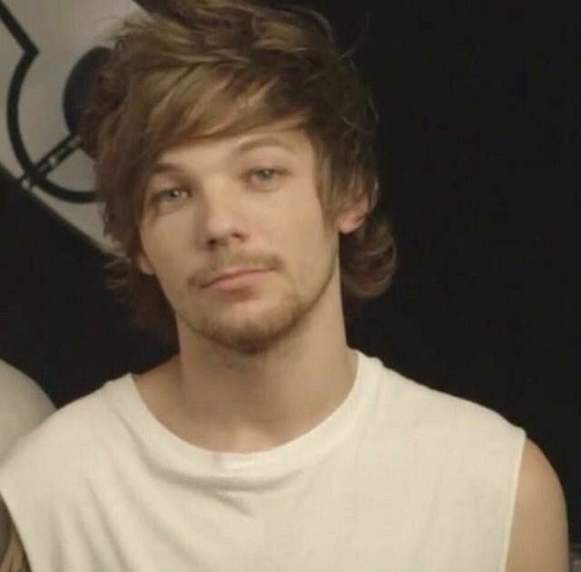 gracias louis, hiciste más bonita mi cuarentena 
I vote #Louies for #BestFanArmy #iHeartAwards
cuatro
