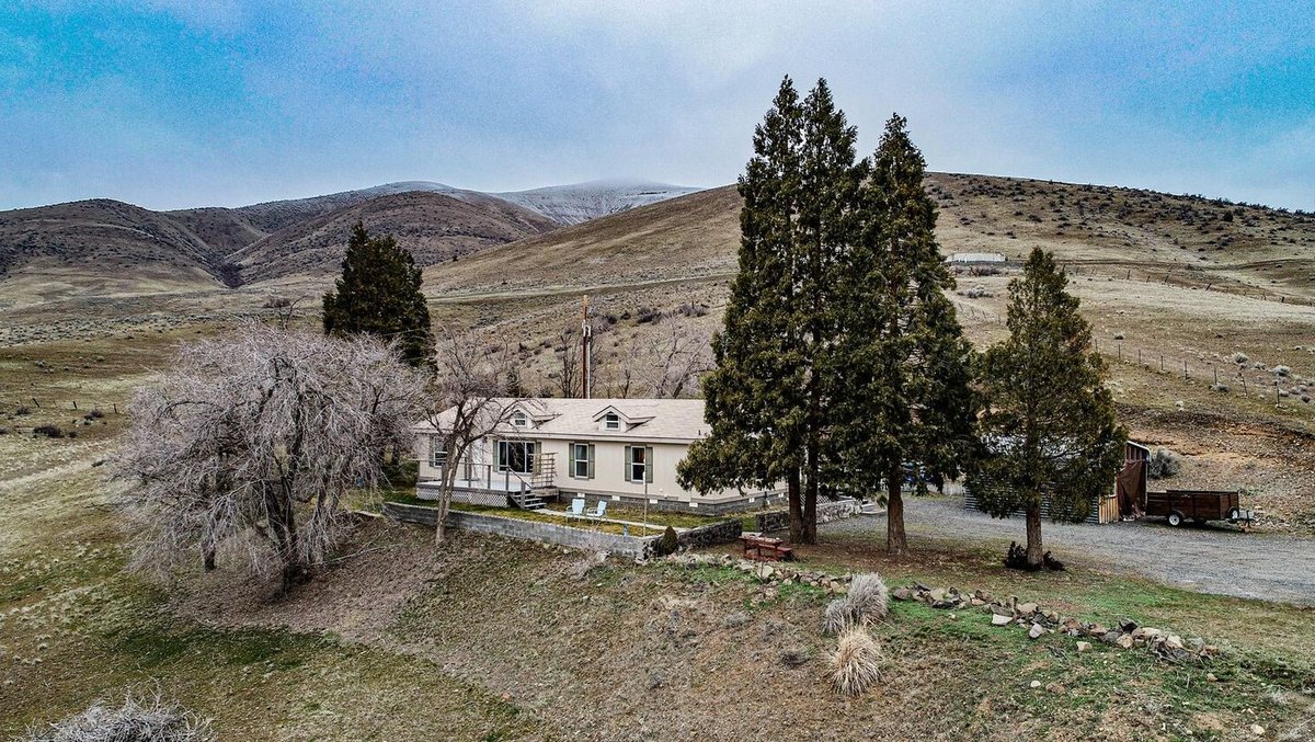 WRE_TheGorge's tweet photo. New Listing In Tygh Valley!!

3 Bed/ 2 Bath/ 1,600SF/ 5 Acres
Listed at $425,000

📍82735 Hwy 216, Tygh Valley OR 97063
Click the Link to take a virtual tour and see more information! 
https://t.co/XC1fh2E8qE https://t.co/xdpfA7hn0D