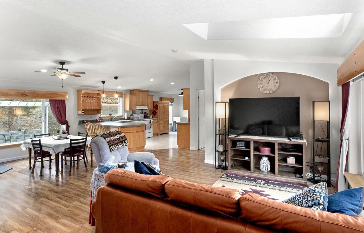 WRE_TheGorge's tweet photo. New Listing In Tygh Valley!!

3 Bed/ 2 Bath/ 1,600SF/ 5 Acres
Listed at $425,000

📍82735 Hwy 216, Tygh Valley OR 97063
Click the Link to take a virtual tour and see more information! 
https://t.co/XC1fh2E8qE https://t.co/xdpfA7hn0D