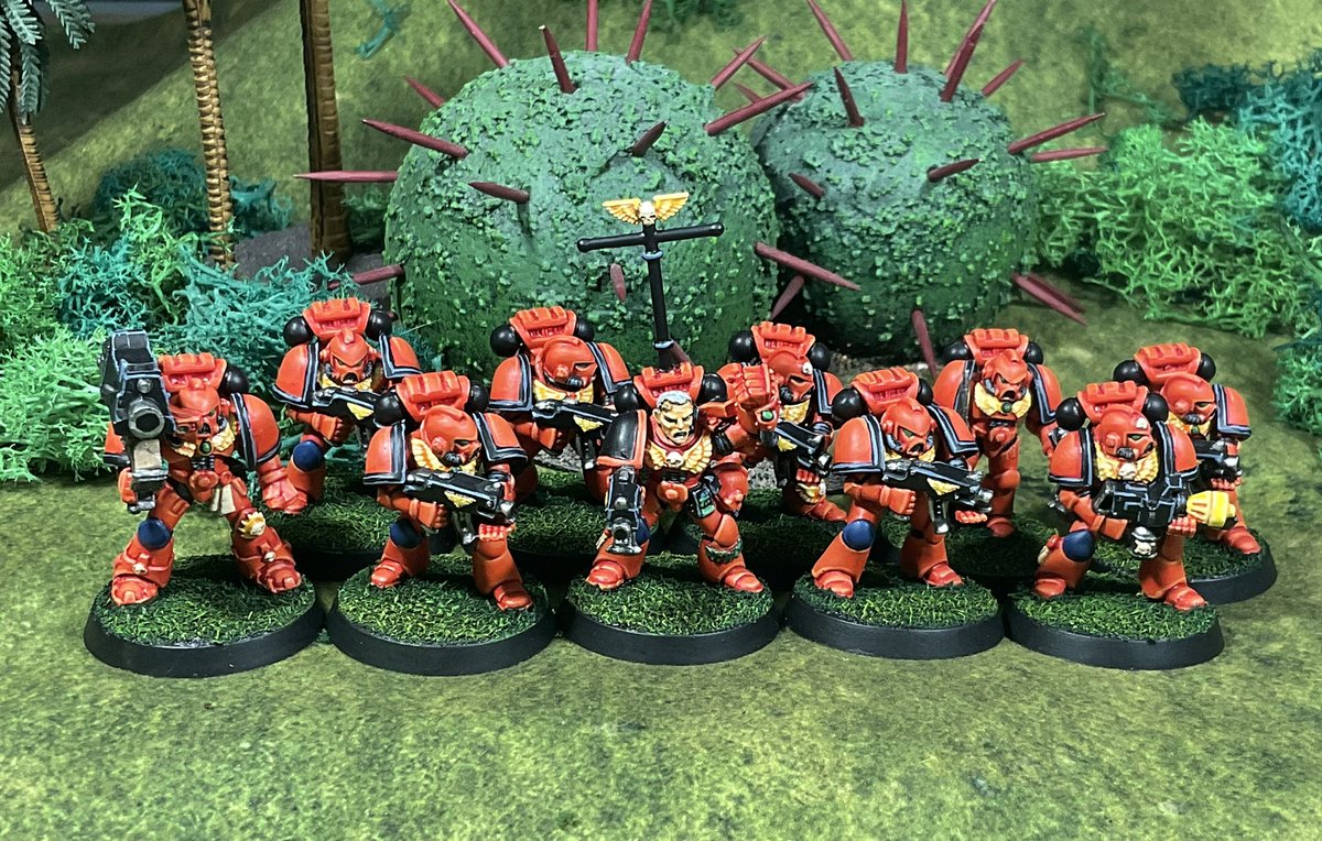 Necoho_Doubter's tweet image. This lot represents a chunk of my recent painting - need more banners and iconography, but starting to get some nice momentum behind this #oldhammer project! #PaintingWarhammer #WarhammerCommunity #BloodAngels