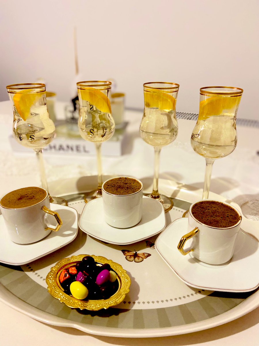 Bir kahvenin 40 yıl hatrı var diyorlar inansak mı ki 🤩😃