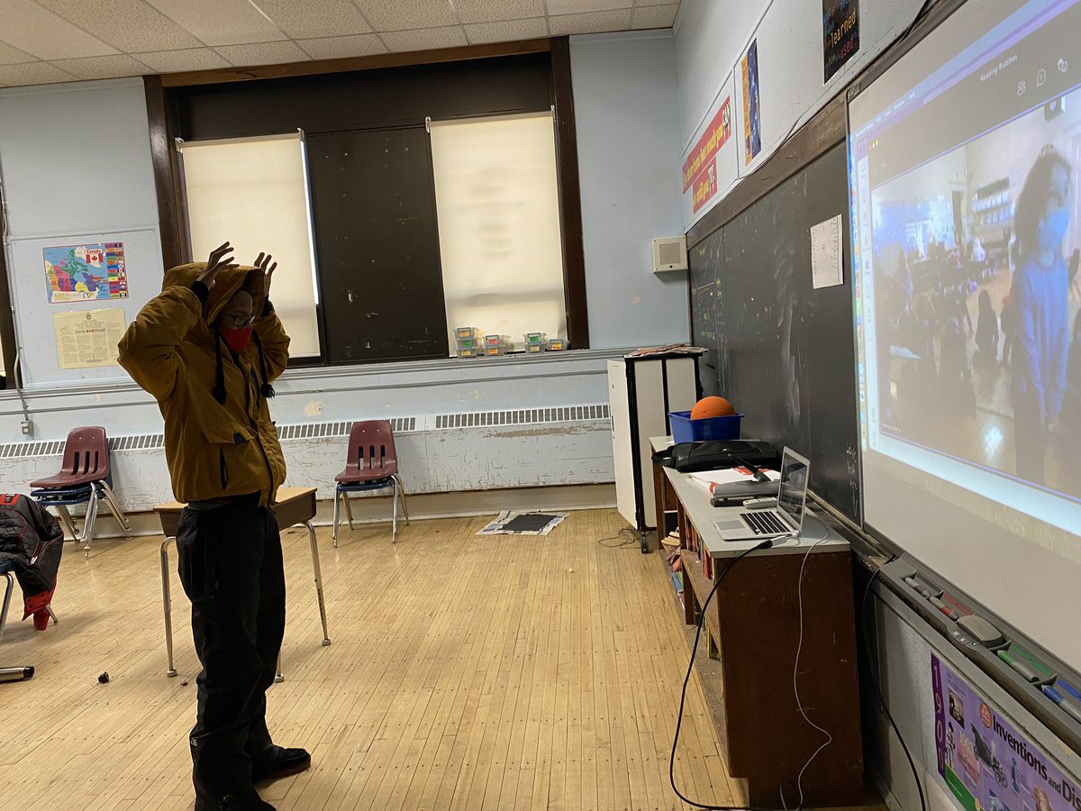 TaraMcFarling1's tweet image. We visited our reading buddies virtually this afternoon and had so much fun playing animal charades together!! @MBallachey @GEDSB #madeitwork #learningbuddies