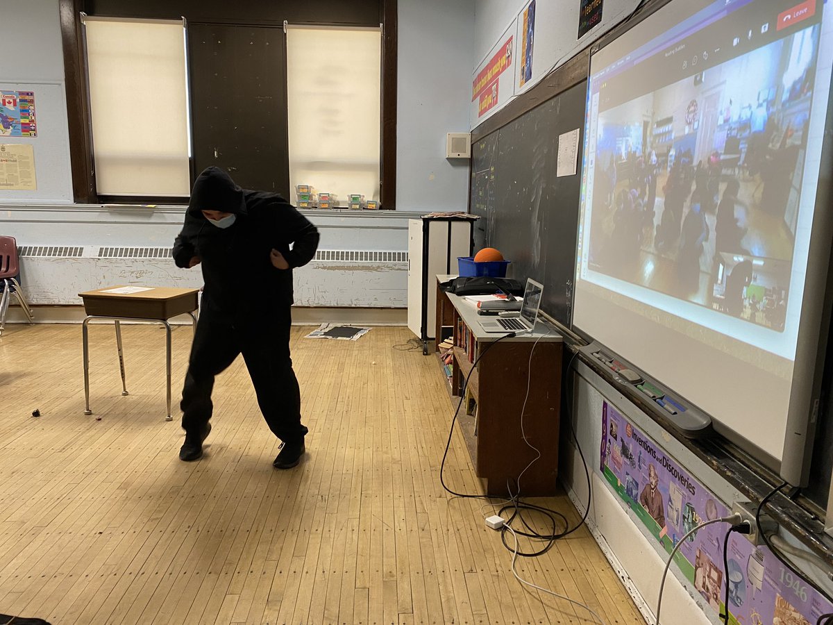 TaraMcFarling1's tweet image. We visited our reading buddies virtually this afternoon and had so much fun playing animal charades together!! @MBallachey @GEDSB #madeitwork #learningbuddies