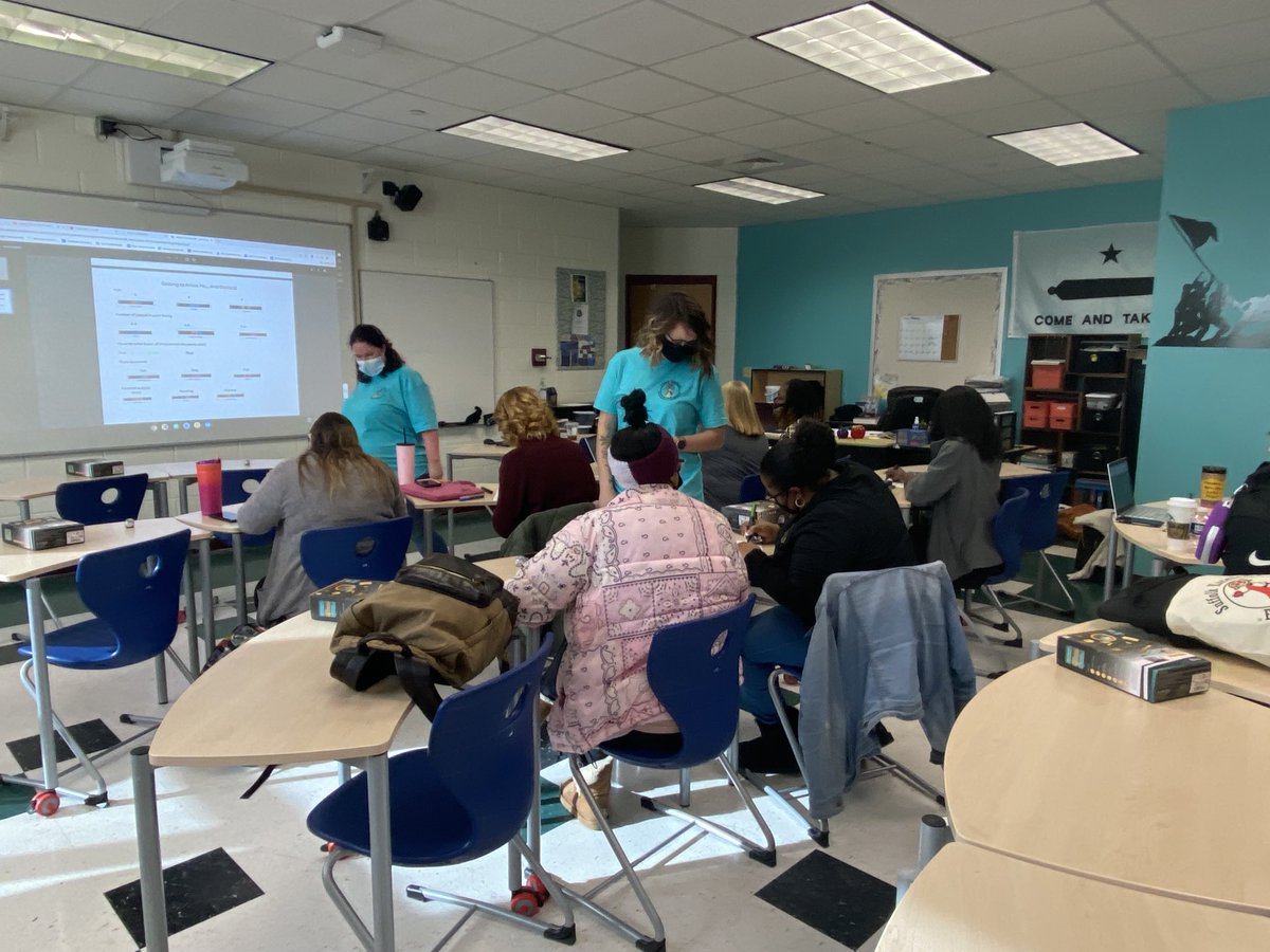 TeamSuffolkHR's tweet photo. Professional Learning for teachers. Student voice matters-a SPS student co-presented #SEEC2022 #BuildingtheBestSPS https://t.co/FPEFLp2qIM