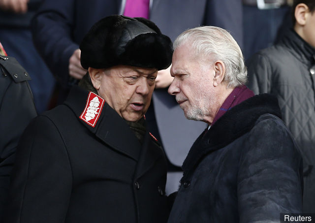 WestHamRambles's tweet photo. "Those mugs actually thought we'd spend money this window! Imagine their faces when we sell Rice in the summer and pocket the lot!"
#GSBOUT #WHUFC https://t.co/zIj30fmaBJ