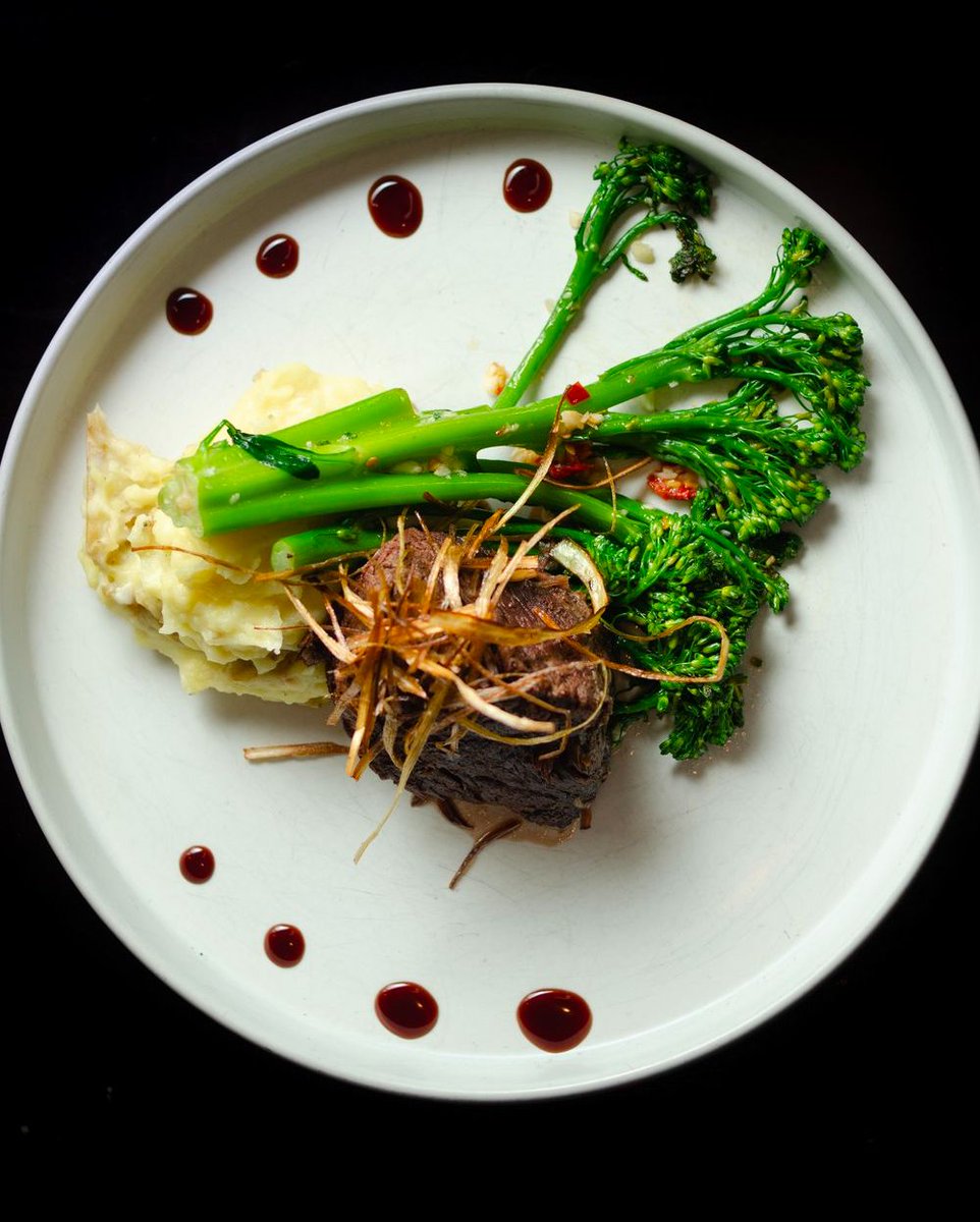 devourphoenix's tweet image. It&apos;s the moment you&apos;ve all been waiting for - Devour meals are on sale!  🎉 Will you go with a tried and true favorite or explore one of the new restaurants on the lineup?  😋

devourphoenix.com/devour-at-home

#DevourPhoenix #LocalFirstAZ