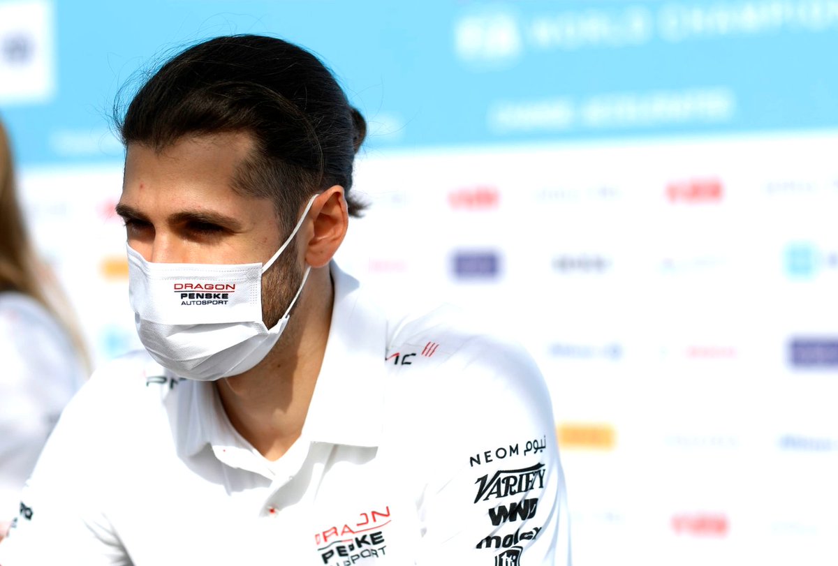 Giovinazzibr's tweet photo. A estreia de @Anto_Giovinazzi na @FIAFormulaE. 💪🐝

#DiriyahEPrix #FormulaE https://t.co/1TpsHrrQ1E