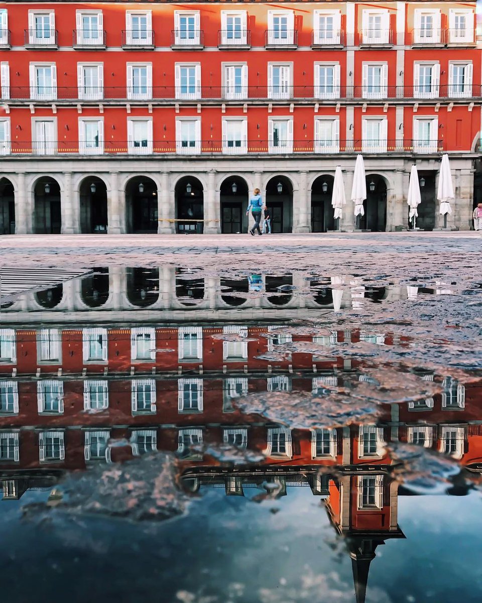 gatopormadrid's tweet photo. Reflejos en la Plaza Mayor de Madrid

📷 @luciadot_ https://t.co/6eSqDiljTC