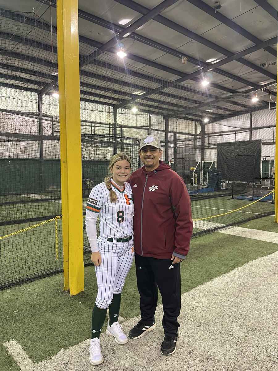 bayli8208's tweet photo. I am so excited to announce that I have decided to further my academic and softball career at Henderson State University. I would like to thank my family for all of the sacrifices they have made for me and my coaches for pushing me to be a better player and person. Go Reddies !! https://t.co/BOZ0icMXEi