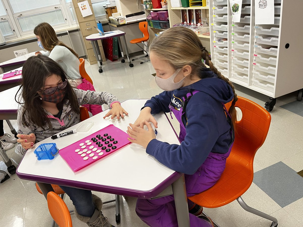 JwanLF67's tweet photo. Had a Weiqi class on the Lunar New Year's Eve. #cherokeeinspires #findingjoy67 @LakeForestSD67 @CLASS_K12 https://t.co/5DDTq1zxFu
