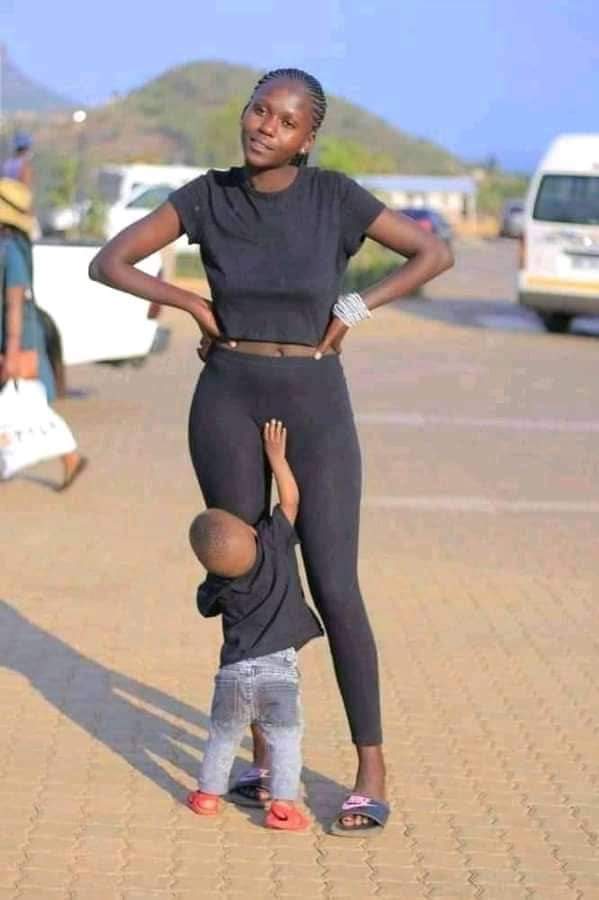BennyMonama's tweet photo. @SthembiD Basadi pila pila le batlang, y'all complain about everything, if he reach sperm after 2 minutes, you'll still complain, yah hey, welcoming to South Africa https://t.co/6SdckrdUGI