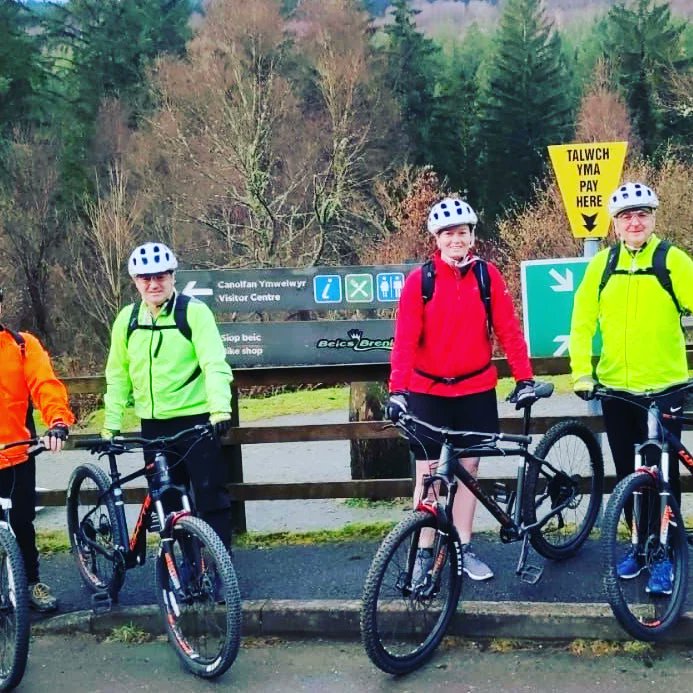 2OSGRLC's tweet photo. Adventure Training finished off with Mountain Biking and a trek to the summit, with a well deserved drink at the local pub no doubt 😉
#armyreserves 
#ReservedForMore 
#fitness https://t.co/xrIzCJk1Gv