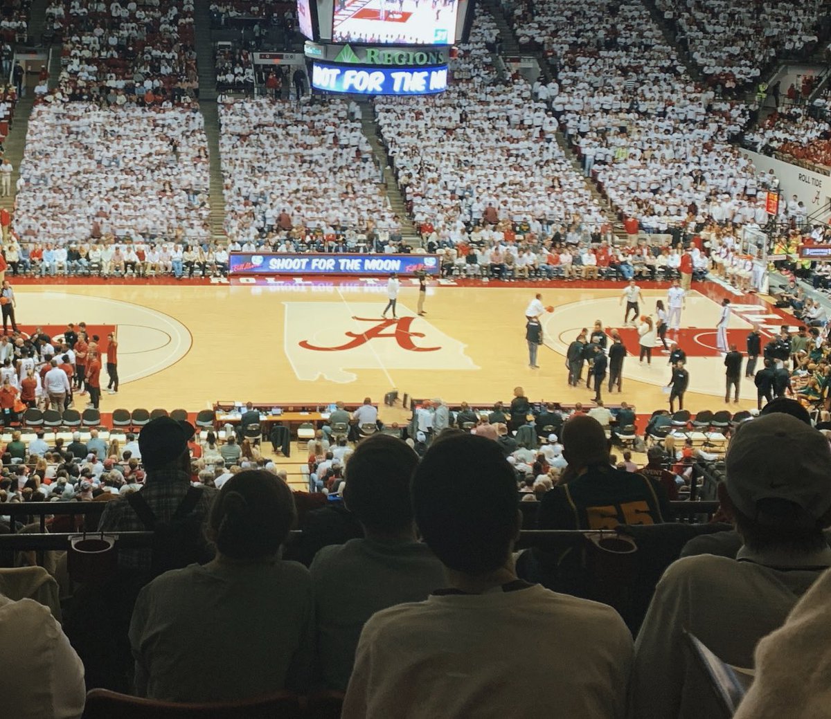 EliWalkerr11's tweet photo. Hear me out @Greg_Byrne I was messing around on Photoshop to see what Coleman would look like with students going from baseline to baseline... we need to make this happen next year 🙏🏼 https://t.co/bmGj4kLtv5