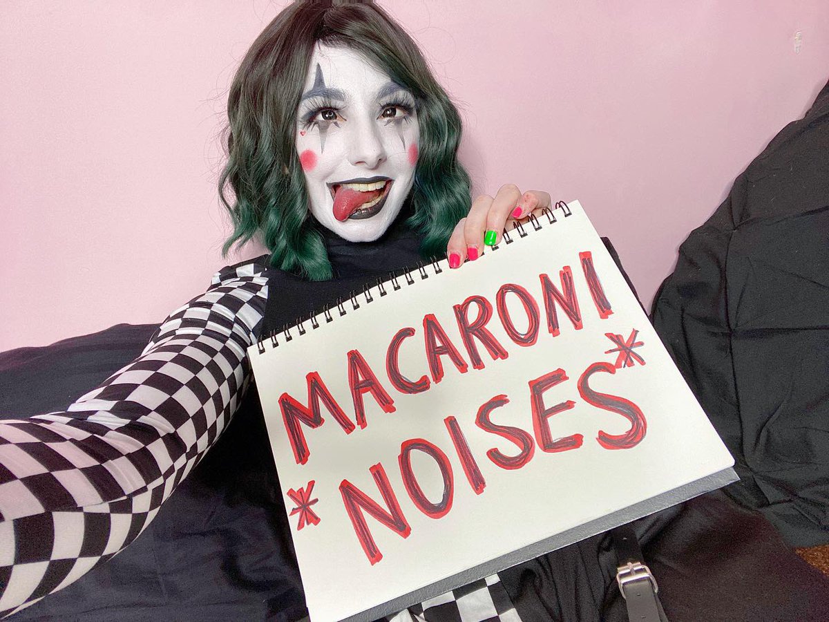 bekaloo's tweet photo. Oh so now we’re cosplaying TWEETS? https://t.co/IxUQQHXCsf