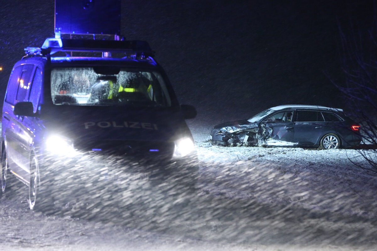 TAG24Sachsen's tweet photo. #Unfall auf #S191 nahe #Dresden: Skoda Superb kollidiert mit Skoda Octavia. https://t.co/hrnnGud1Ao https://t.co/7RGLypqW2O