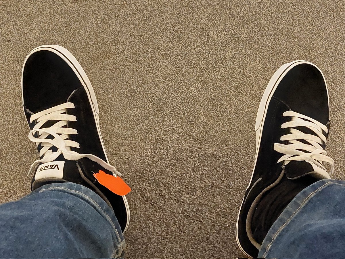 JohnK_1989's tweet photo. Treated myself to a lovely pair of Vans, trainers. My first time owning a pair of these. Very happy with them. ๐๐ #Vanstrainers #footware #trainers #newkicks https://t.co/63bqu7kEnv
