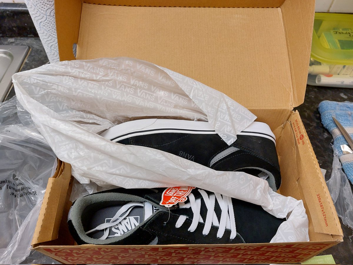 JohnK_1989's tweet photo. Treated myself to a lovely pair of Vans, trainers. My first time owning a pair of these. Very happy with them. ๐๐ #Vanstrainers #footware #trainers #newkicks https://t.co/63bqu7kEnv