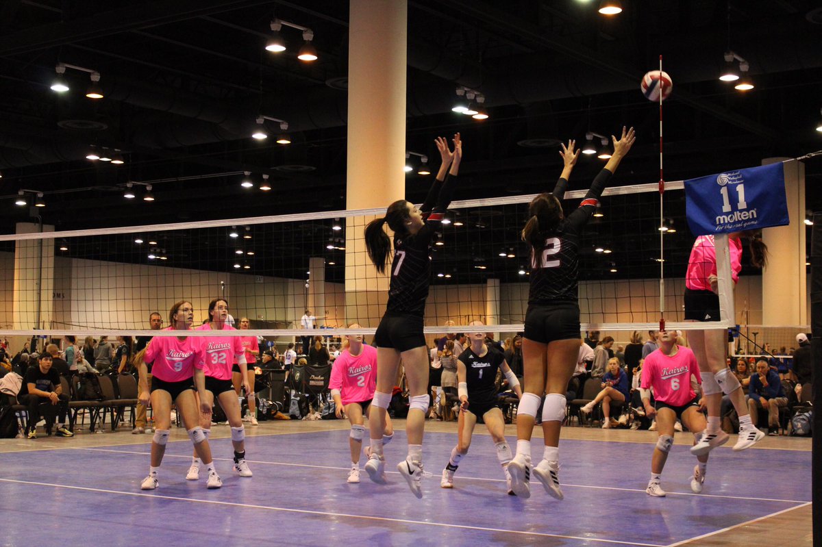 Taking a peek at the 18 USA finals.

Iowa Select 18 Mizuno is another high-flying team that has swept every match they’ve played this weekend — until now. First set goes to Kairos 18 Adidas.