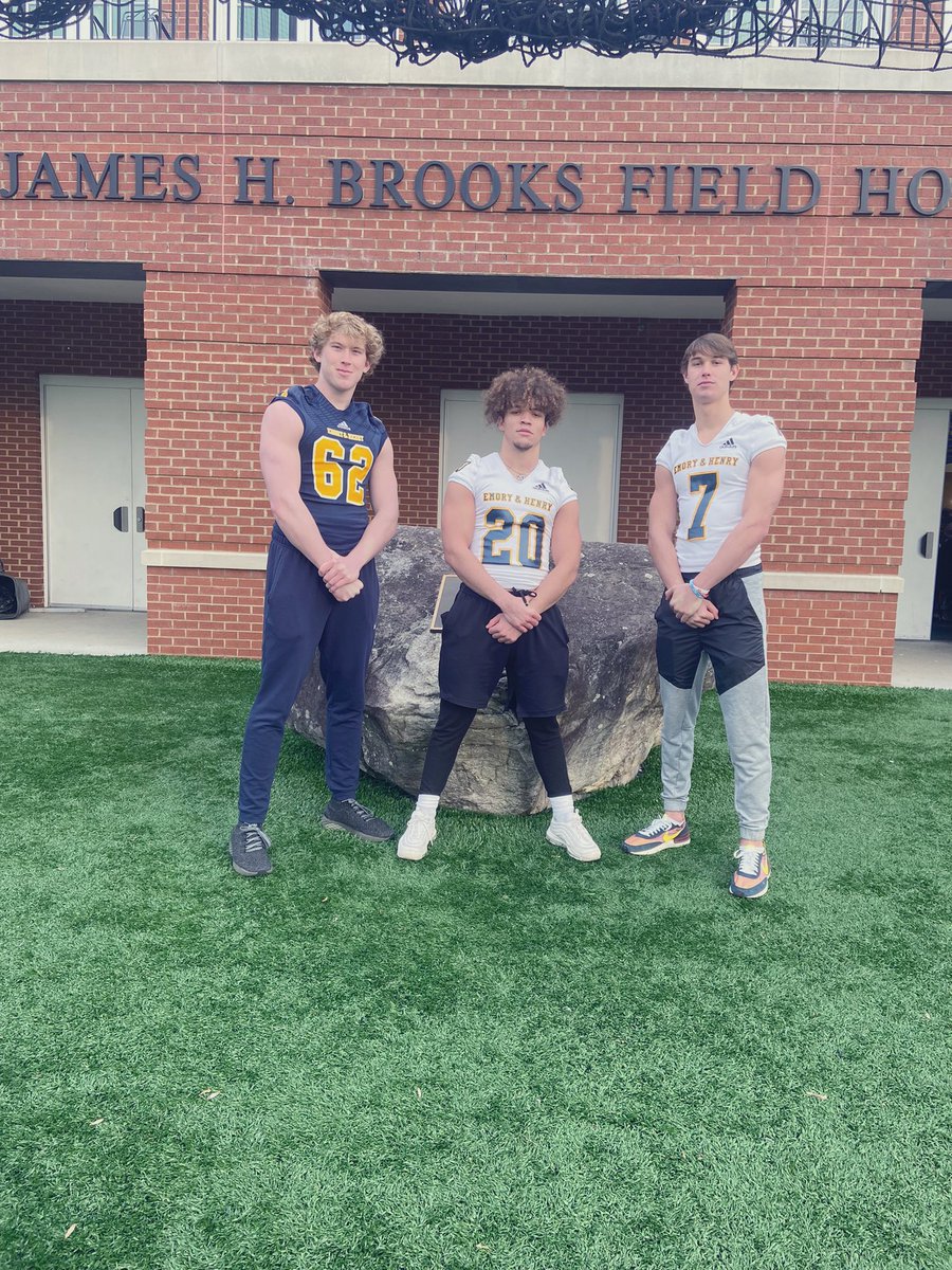 Blessed and Grateful to receive an offer to continue my academic and football career as a pwo at @EHCFootball 🐝🐝Very thankful for the opportunity!!! <a href="/CoachNCopas/">Nick Copas</a>