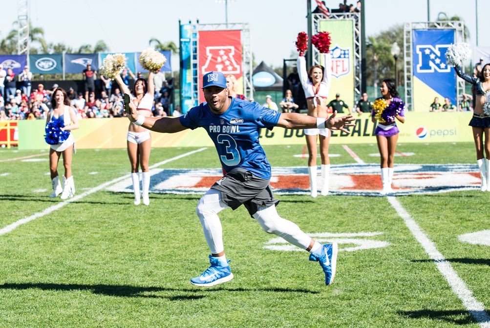 Russell Wilson tweet media