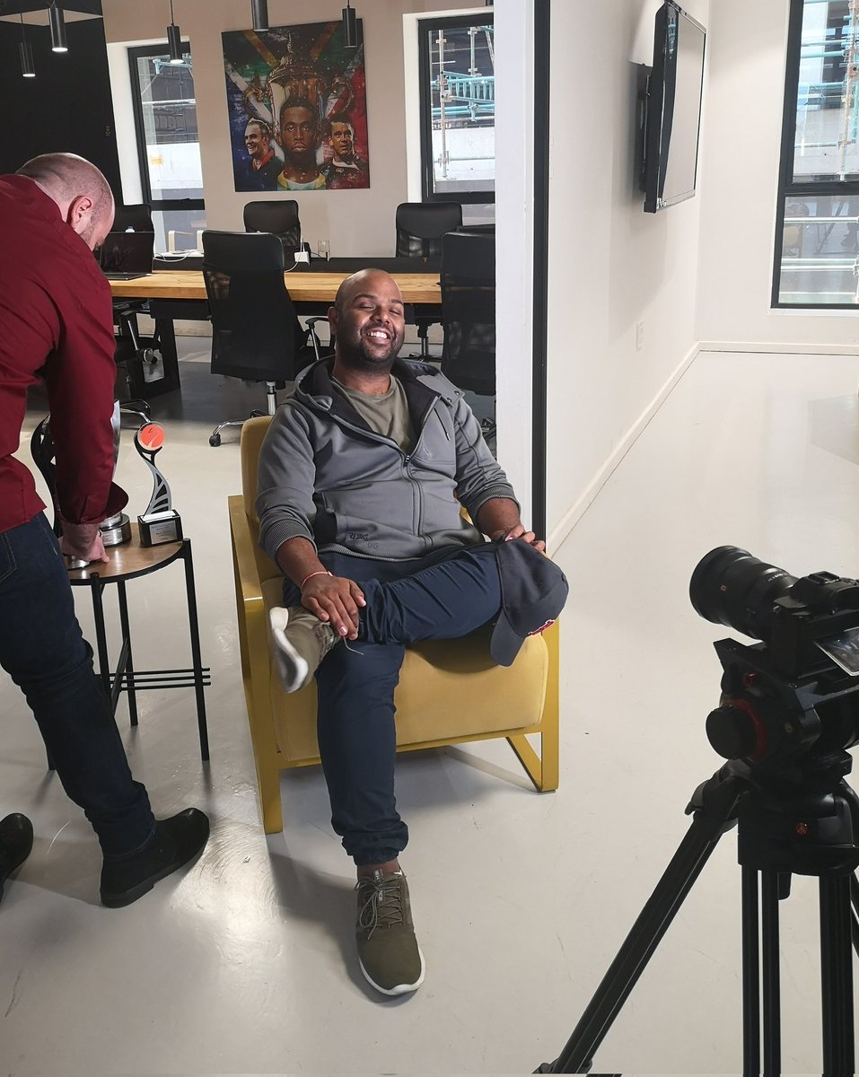 I think this picture speaks a thousand words. Always trying to stay out of the spotlight, but the throne is actually where you belong 👏Good luck on your new adventure <a href="/VKesa/">Vishal</a>