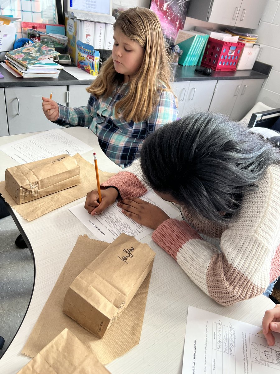 Popping popcorn to investigate heat transfer. Can you identify the 3 ways heat transfers? 🍿 @WRES_Wildcats #physicalscience #heat