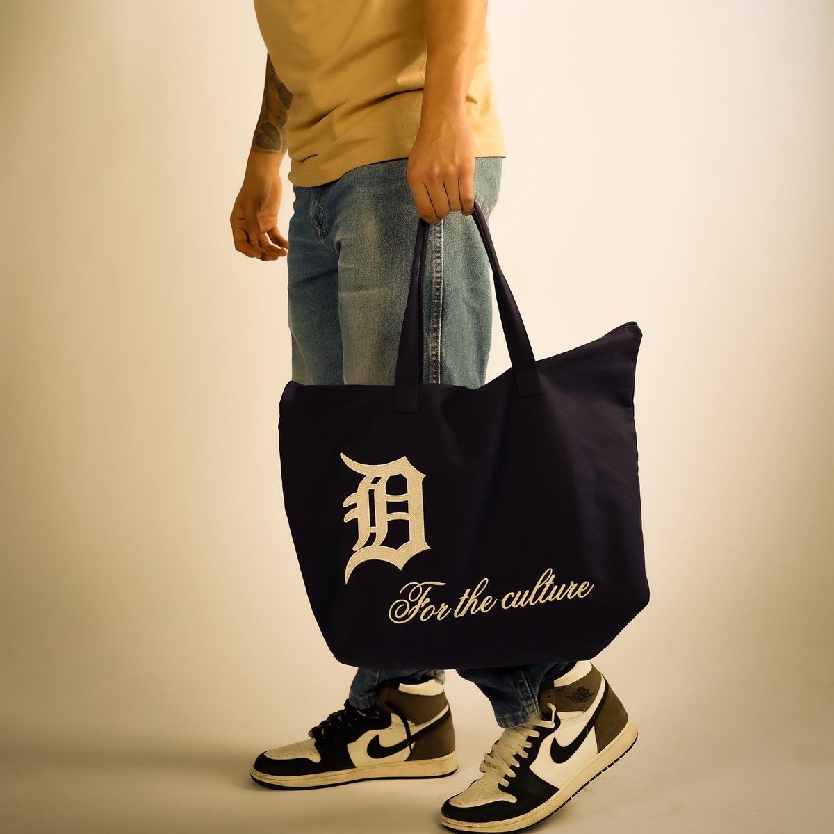 Destino_us's tweet photo. Last day to shop our newest capsule. 
https://t.co/hi1Ogy9i1H https://t.co/g0aOT7061b