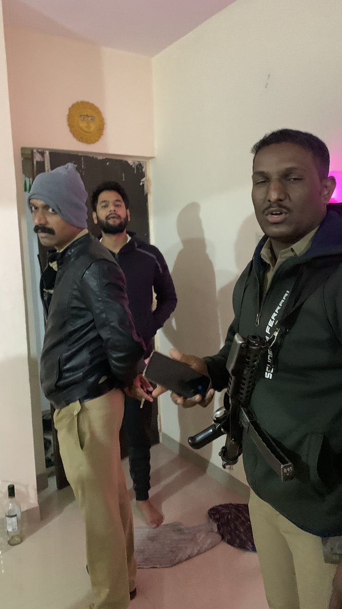 simran_prabhu's tweet photo. These are the two @PuneCityPolice  that entered my house at 2:00 am https://t.co/1bZ5obZEg7