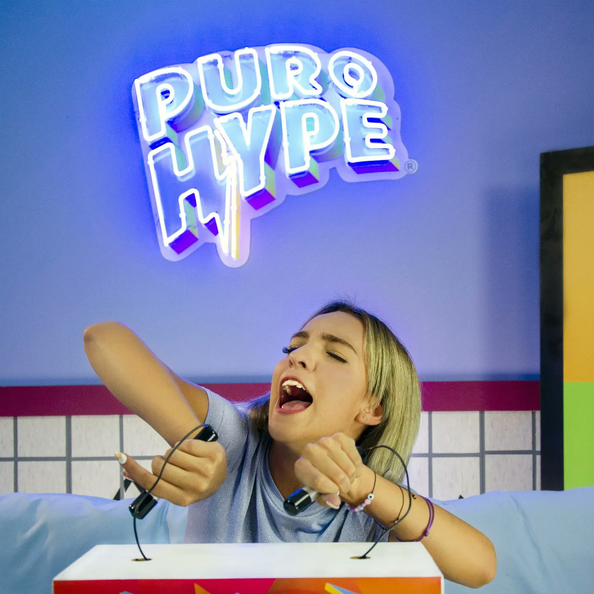purohypeof's tweet photo. ¡La semana con @audrey_8a estuvo 10/10! 😎 (Hora de revivirla en nuestro canal 🙈)
.
⚡ YouTube: Puro Hype ⚡
.
#Hypers #PuroHype #audrey_8a #tiktoques https://t.co/a5oonib27V