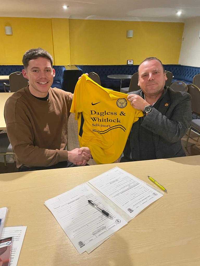 📝 NEW SIGNING

He's back!

Welcome Sam Jackson (<a href="/SJackson1998/">jacko</a>) on his return to the Bash, having signed from <a href="/PooleTownFC/">Poole Town FC 🐬</a>.

There's one more signing in the pipeline....

#UpTheBash