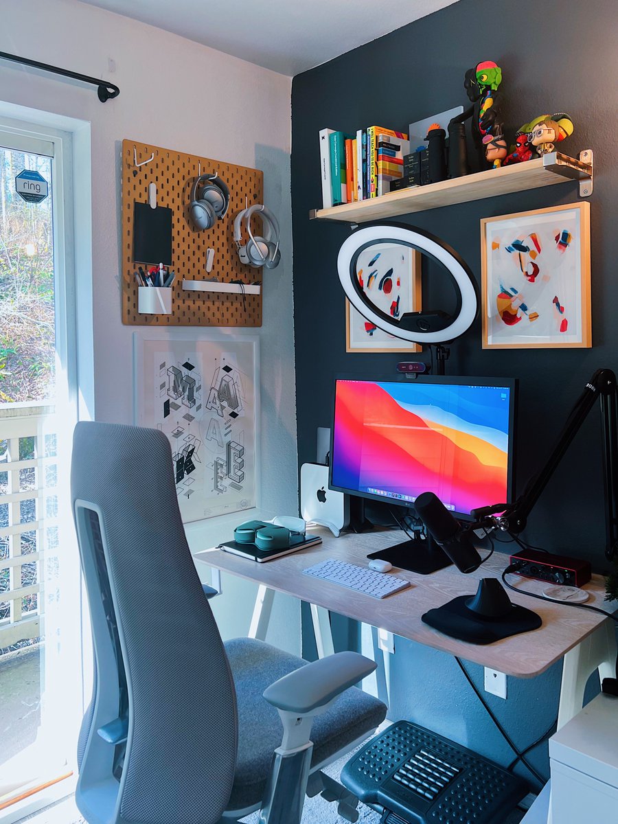 teslimalabi_'s tweet photo. Evolution of my workspaces: 
2017, 2020, 2022 https://t.co/yurzFKw0Ut