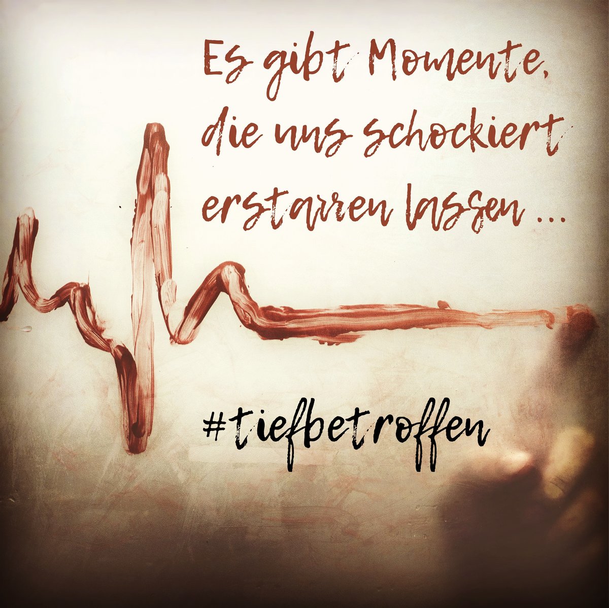 Täglich arbeiten wir mit #Polizistinnen und #Polizisten, um ihre #Gesundheit zu verbessern, damit sie sich noch engagierter für unsere #Sicherheit einsetzen können. Umso mehr schockiert uns die Tat von heute und wir sind in Gedanken bei den Angehörigen.