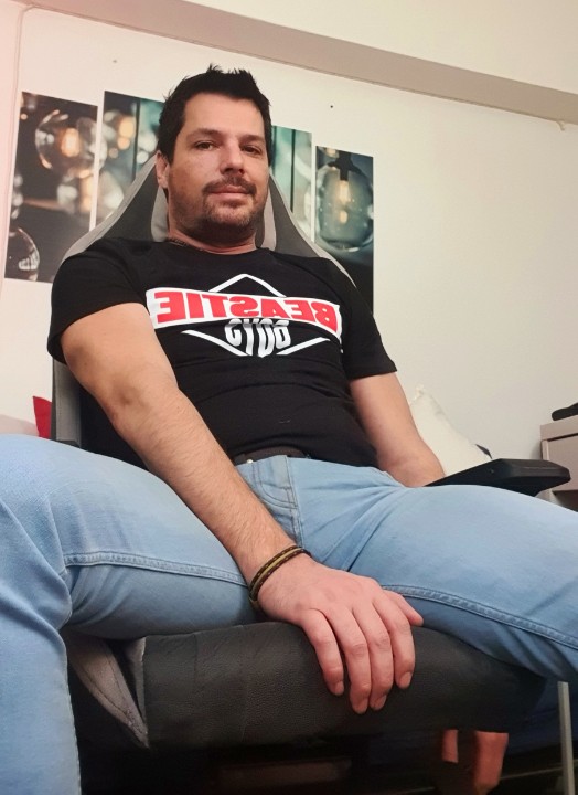 getme_nude's tweet photo. Don't you feel the urge to make daddy happy? Come to feed you boy! Im on https://t.co/vXKG960OE3