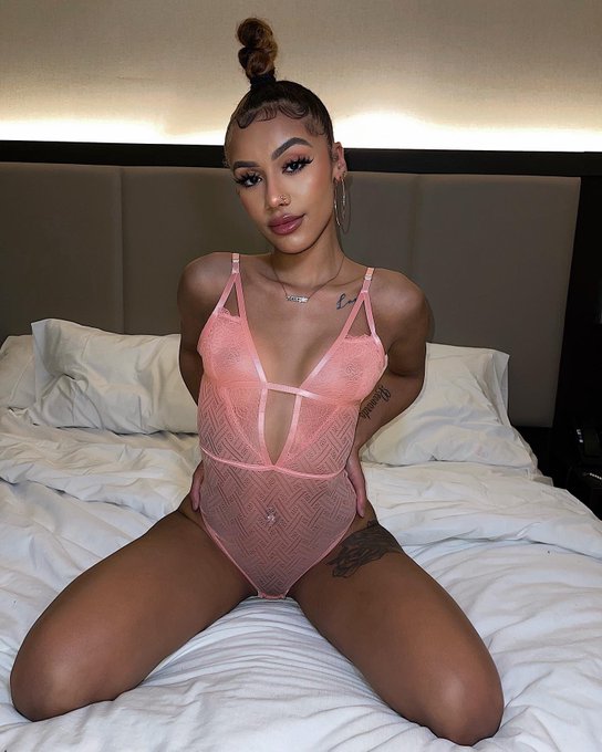 Leandra’s pics and videos