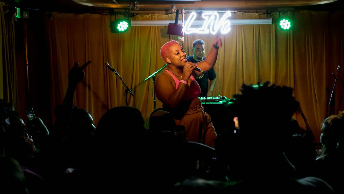 redefinemag's tweet photo. Interview with Seattle area R&B singer Olivia Thomas aka LIVt / @LIV_musiq who knows how to bring the authenticity AND the party! Article by Editor-in-Chief Vivian Hua @hellomynameisvee after a show at @Barboza206 ~ https://t.co/2KK4SMfRsI
#LIVt #OliviaThomas #Soul #RNB https://t.co/0Q0154tFx3