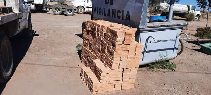 SUTM_Dgo's tweet photo. Lo prometido es deuda, y hoy acudimos con los compañeros del departamento de #Pipas para hacer entrega del material para la construcción del baño que tanta falta les hace

Todos #SomosSUTM https://t.co/37OZE6SS2n