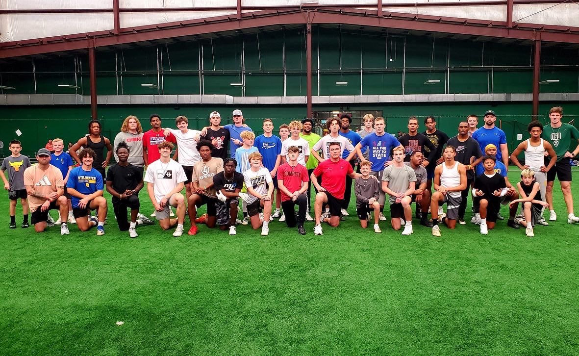 QBimpact's tweet photo. Saturday January 29th
TULSA 
Quarterbacks: 10
Offensive Skill: 12
Total Athletes: 22

Sunday January 30
OKLAHOMA CITY
Quarterbacks: 18
Offensive Skill: 15
Offensive Lineman: 4
Total Athletes: 37

#Production #Development #Consistency #Discipline #SameGameDifferentLevels https://t.co/8LCsqbfVFp