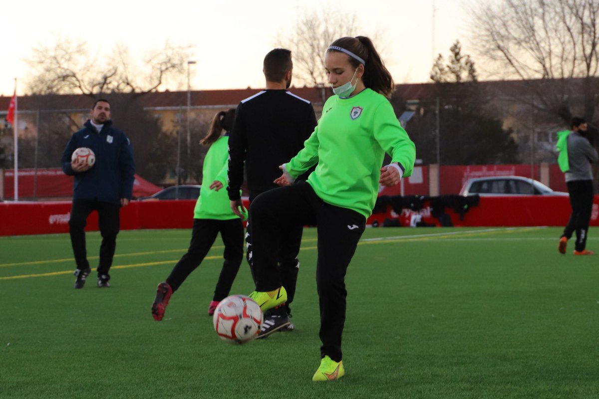 RFFM_oficial's tweet photo. ⚽️🏃🏻‍♂️🏃‍♀️TECNIFICACIÓN | El Centro de Tecnificación de la #RFFM ha iniciado esta tarde trabajo con el Bloque 4 de la temporada en Cotorruelo

Es la 1ª de las 3 sesiones con dos equipos alevines de @cuzonanorte y @efelolivocosla1 y dos benjamines de @EMFALUCHE y @CelticCastilla https://t.co/x0DTPk3wEq