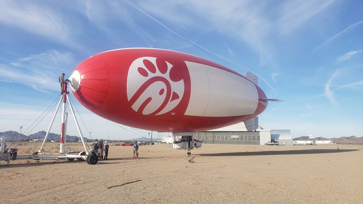 AirSign's tweet photo. Touchdown in California! #Airsign #blimps #cfasocal https://t.co/2DxaOyvXuc