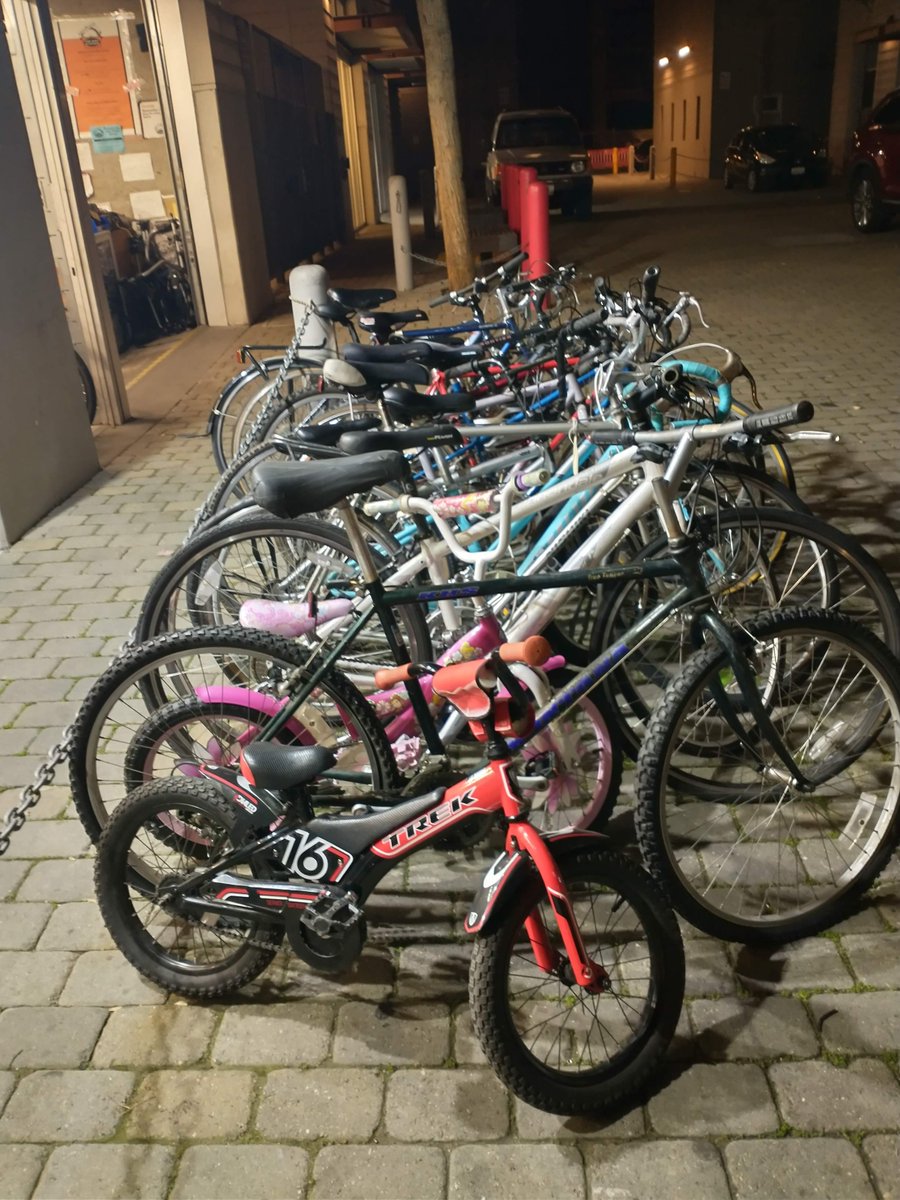 bikekitchen's tweet photo. There are more bikes than the ones shown in the pictures.

We will be having special open hours today (Monday) from 6-9PM try and get rid of some! Come stop by a pick up a cheap commuter, kids bike, beater bike, etc! https://t.co/S3V9TcEvyV