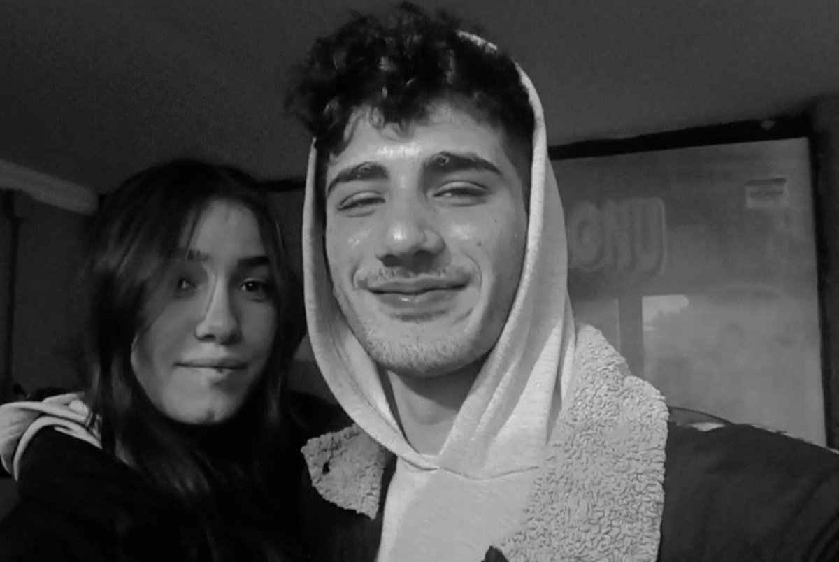 Sen yeter ki çocukluk yap ;
Gönlümde salıncağın hazır..' 🦋☁️