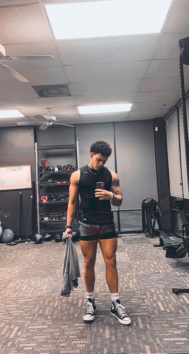 Iceysis Lewis tweet media